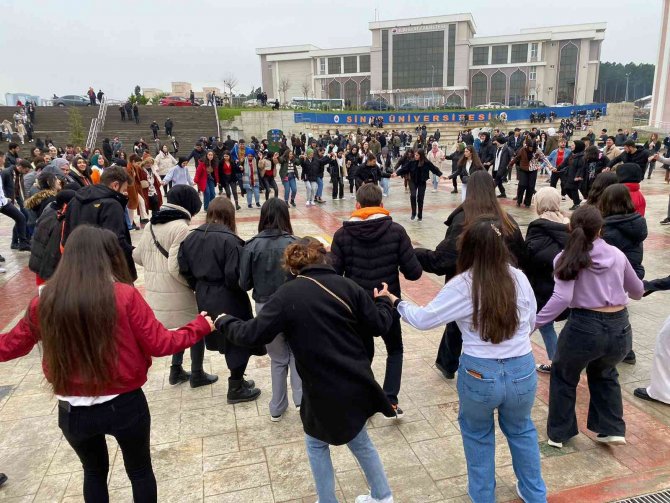 Sinop’ta Geleneksel Hamsi Şenliği Renkli Anlara Sahne Oldu