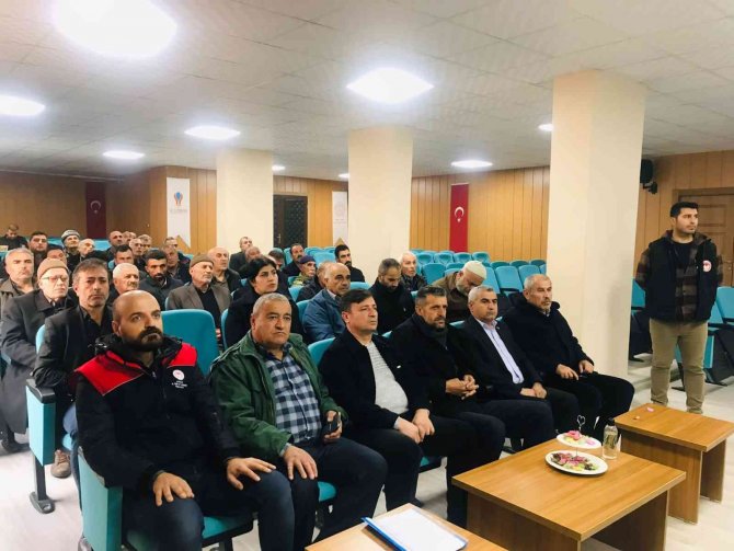 Uludere’de Çiftçilere Yönelik Bilgilendirme Toplantısı Yapıldı