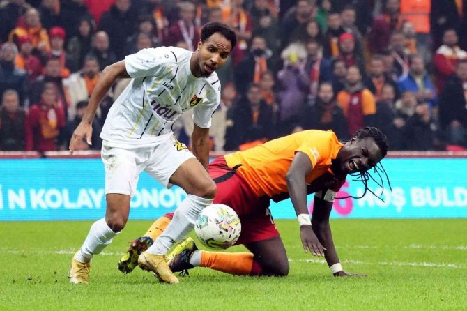 Spor Toto Süper Lig: Galatasaray: 2 - İ̇stanbulspor: 1 (İ̇kinci Yarı)