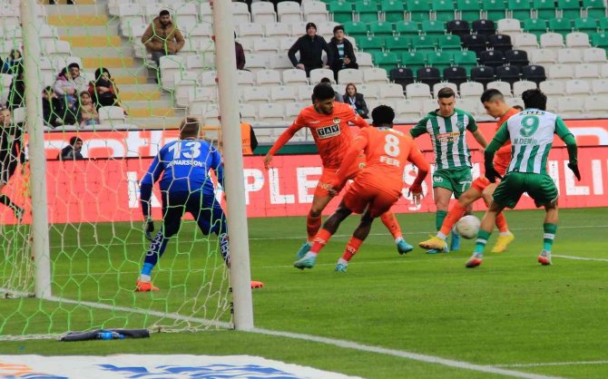 Spor Toto Süper Lig: Konyaspor: 1 - Alanyaspor: 0 (İ̇lk Yarı)