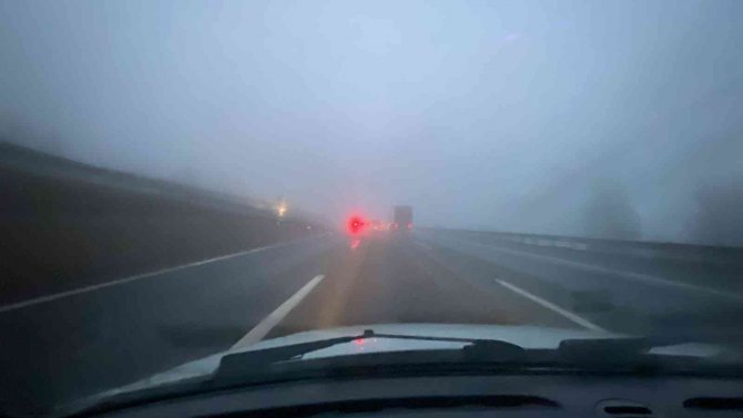 Bolu Dağı’nda Sis Sebebiyle Sürücüler Zor Anlar Yaşadı