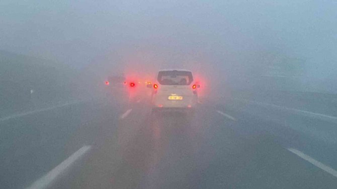 Bolu Dağı’nda Sis Sebebiyle Sürücüler Zor Anlar Yaşadı