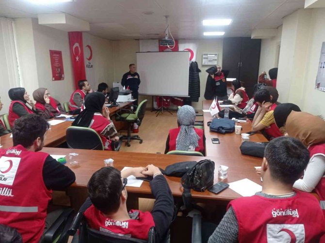 Siirt Belediyesinden Türk Kızılay Üyelerine Yangın Eğitimi