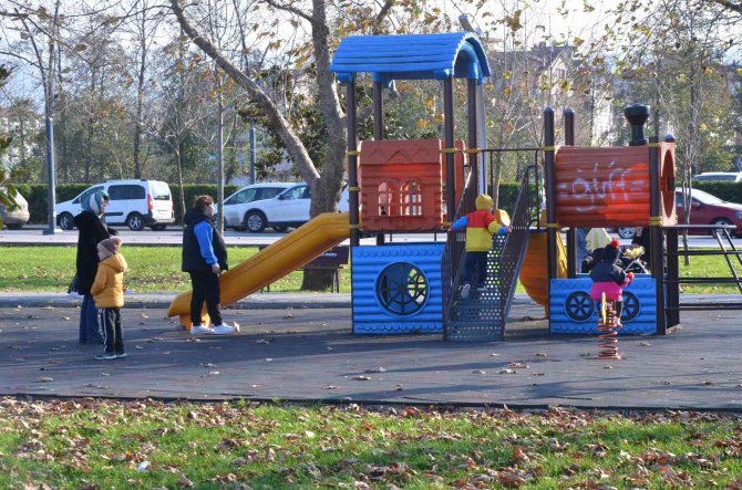 Ordu’da Kış Mevsiminde Yaz Havası Sahilleri Doldurdu