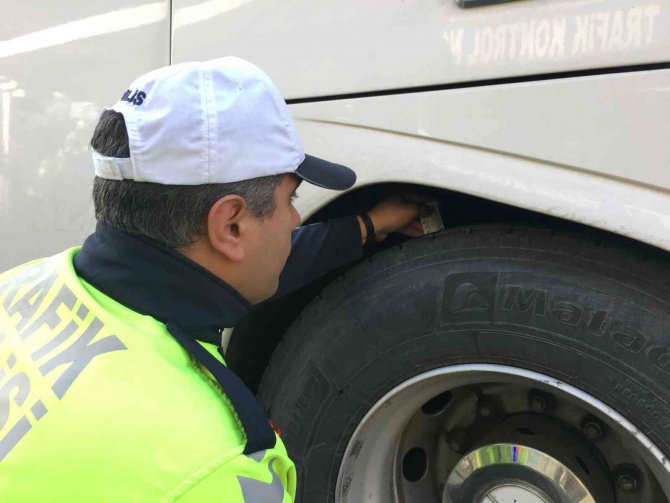 15 Temmuz Demokrasi Otogarı’nda Kış Lastiği Denetimi