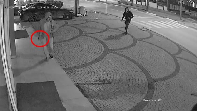 Caddenin Ortasında Kavga Ettiği Şahsı Gözünü Kırpmadan Böyle Öldürdü
