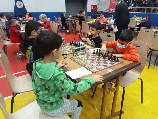 Aydın’da Minik Satranç Şampiyonları Ödüllendirildi