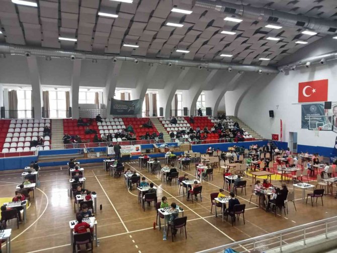 Aydın’da Minik Satranç Şampiyonları Ödüllendirildi