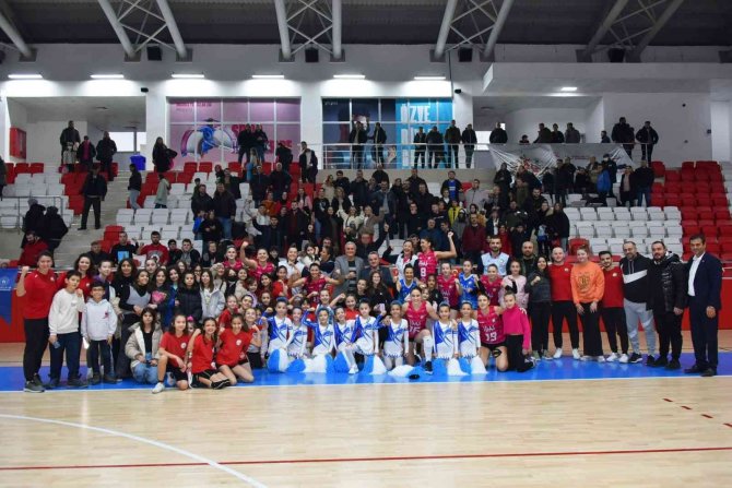 9. Haftayı Galibiyetle Tamamlayan Bizim Kızlar:3, Uni̇ca Düzce Voleybol: 0