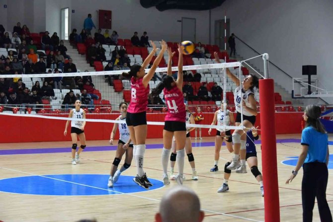 9. Haftayı Galibiyetle Tamamlayan Bizim Kızlar:3, Uni̇ca Düzce Voleybol: 0