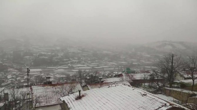 Çelikhan Beyaza Büründü