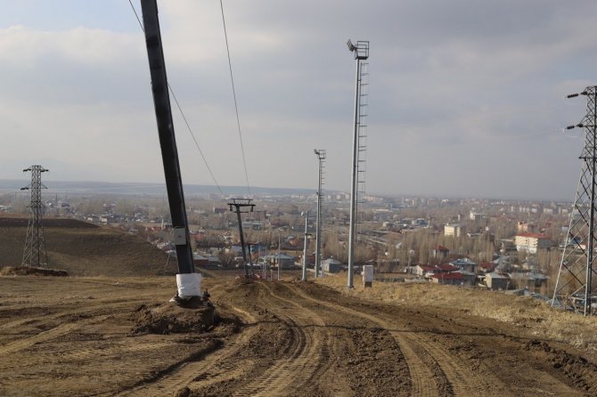 Küpkıran Kayak Merkezi, Aralık Ayında Hala Toprak Zeminle Kaplı