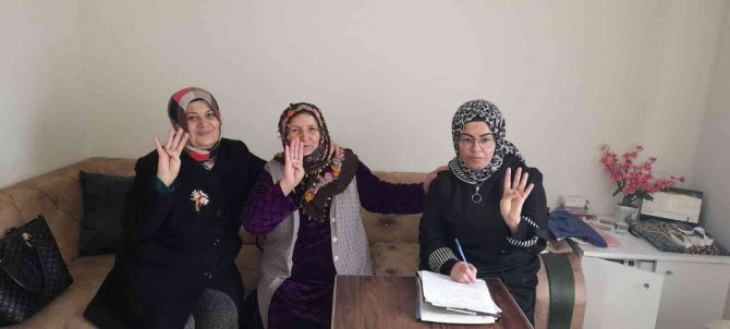 Ak Parti Bir Haftada 3 Bin Kişinin Gönlünü Kazandı