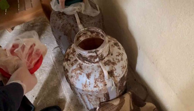 Sahte İçkiler Çelik Kasadan Çıktı