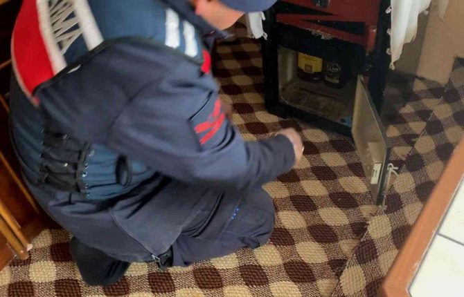 Sahte İçkiler Çelik Kasadan Çıktı