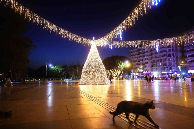 Antalya Yeni Yıla Işıl Işıl Girecek