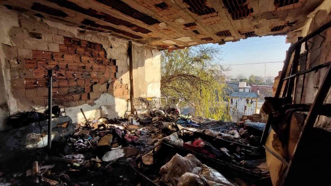 Avcılar’da Kiracının Yakıp Kaçtığı Evden Yeni Detaylar Ortaya Çıktı