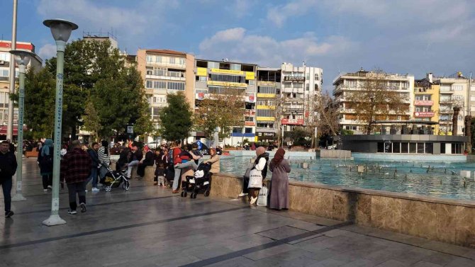 Aydınlılar Hafta Sonu Güneşin Tadını Çıkardı