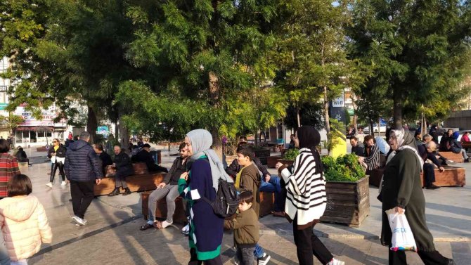 Aydınlılar Hafta Sonu Güneşin Tadını Çıkardı