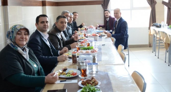 Efeler’de Ortaokul Öğrencileri Matematik İle Yarıştı