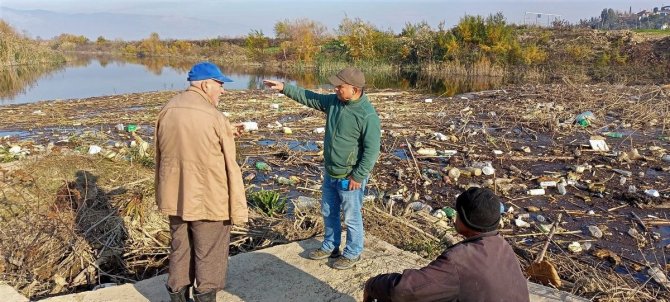 Büyük Menderes Nehri Çöp Akıyor