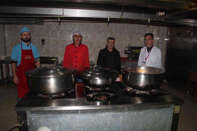 Yurttaki Fazla Yemekler İhtiyaç Sahiplerine Ulaştırılıyor