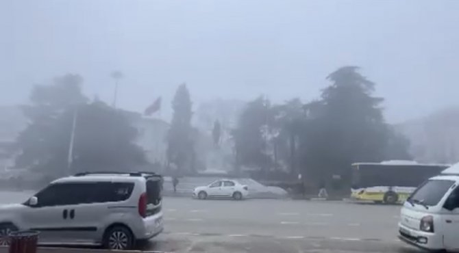 Bursa’da Sis Etkili Oldu