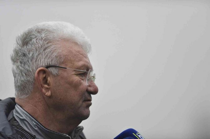 İ̇smail Ertekin: “Özer Hurmacı Yöneticilerimizle Görüşüyor”