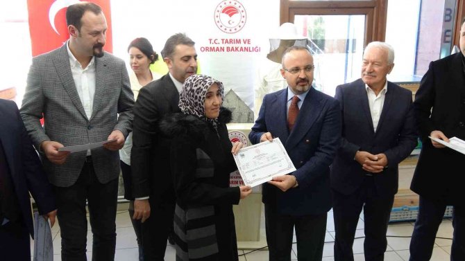 Ak Partili Turan’dan Fransa’ya; "Bahçenizde Affedersiniz Kuduz Bir Köpek Beslerseniz, Bir Gün Sizi Isırdığında Şaşırmayacaksınız"