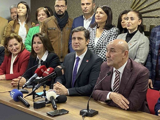 Chp İ̇zmir İ̇l Başkanı Yücel, Milletvekili Aday Adaylığı İçin İstifa Etti