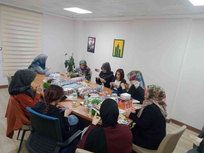 Barınmanın Ötesinde Her Türlü Sosyal Aktivite Yapıyorlar