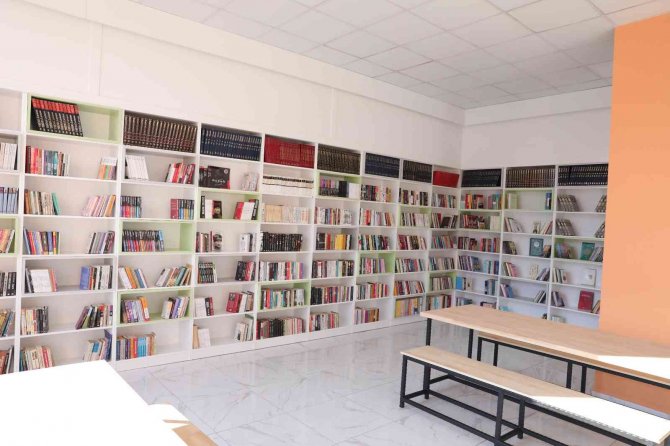 Efeler’de 8’inci Kitap Kafe Kapılarını Açıyor