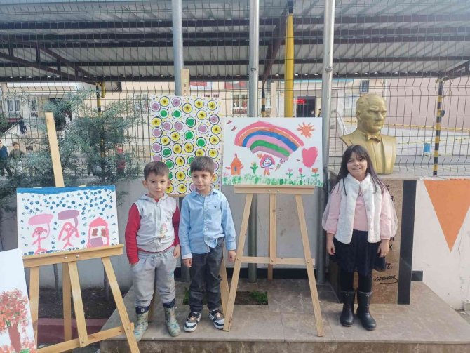 Miniklerden Doğa Temalı Resim Sergisi