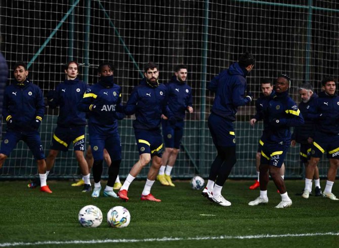 Fenerbahçe, Hatayspor Maçı Öncesi Kampa Girdi