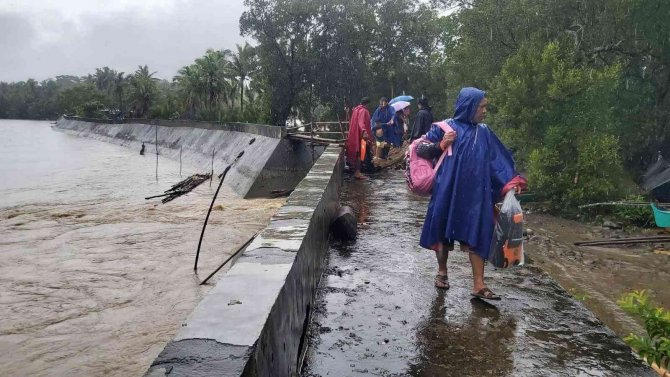 Filipinler’de Sel: 11 Ölü, 19 Kayıp