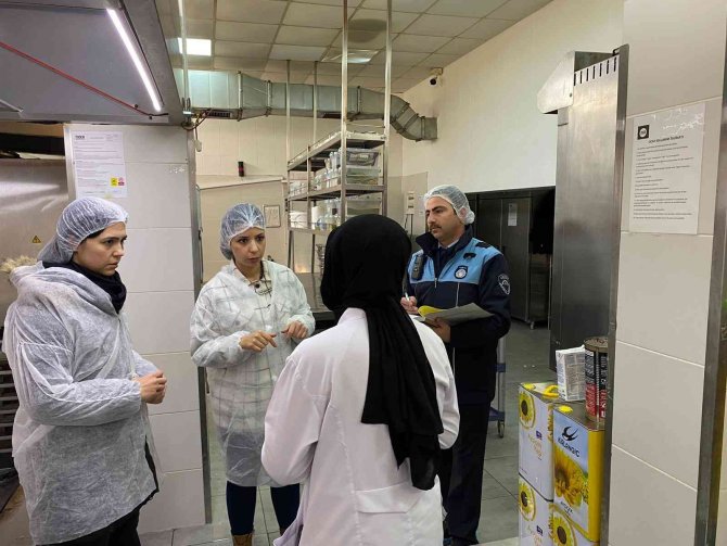 Toplu Yemek Üreten Tesislere Sıkı Denetim