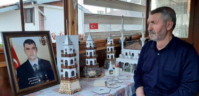 Şehit Babası Evladının Acısını Maketler Yaparak Dindiriyor