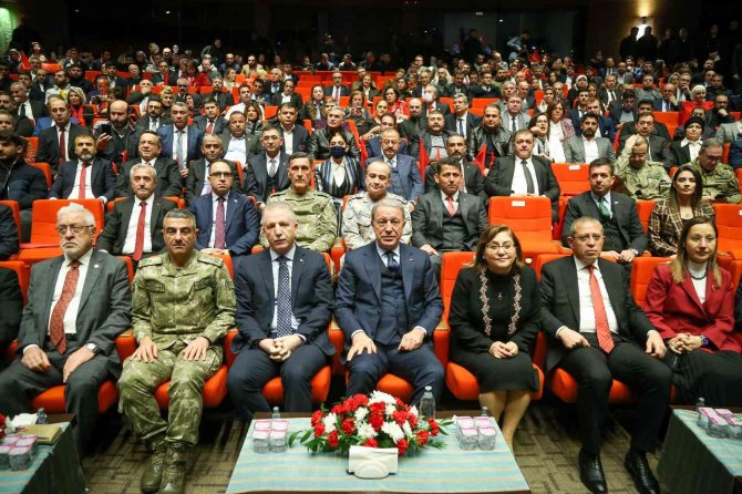 Hulusi Akar: “Güvendikleri Dağlara Karlar Yağmadan Tarihten Ders Almalıdırlar”