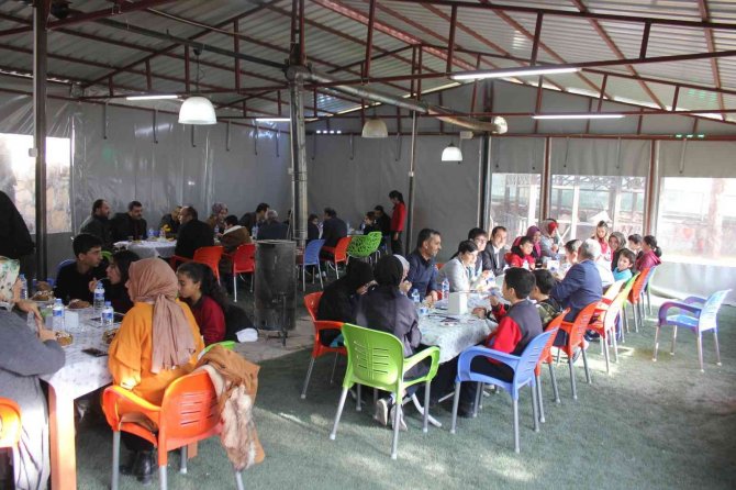 İ̇lçede Yetiştirildi, Öğrencilere İkram Edildi