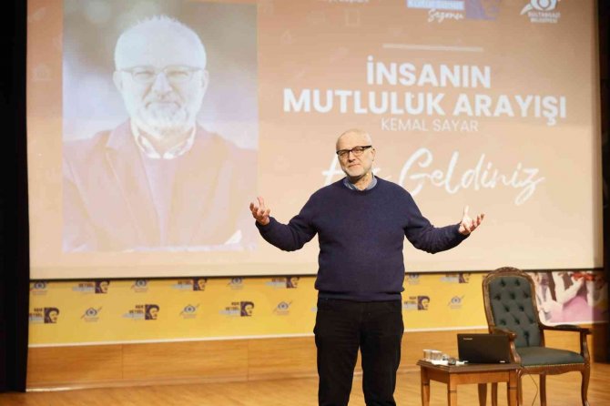 Sultangazi’de "İ̇nsanın Mutluluk Arayışı" İsimli Söyleşi İlgi Gördü
