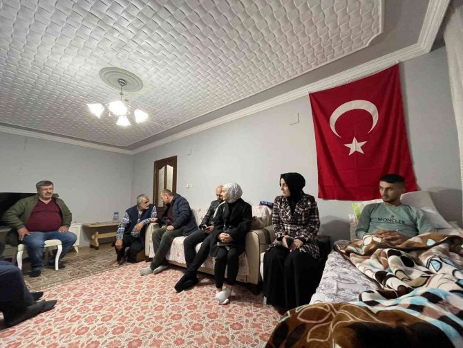 İ̇çişleri Bakanı Soylu Irak’ın Kuzeyinde Yürütülen Operasyonda Sol Bacağını Kaybeden Trabzonlu Gazi Er Bünyamin Kocaman İle Görüştü