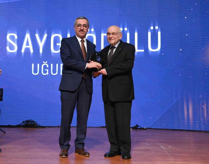 Şiirin Başkentinde Edebiyat Ödülleri Sahiplerini Buldu