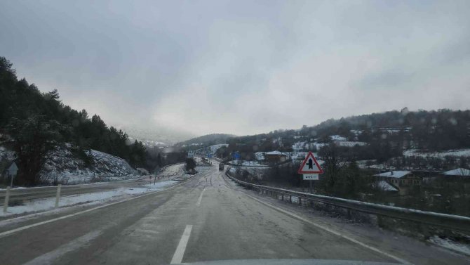 Karabük’te Kar Yağışı Etkili Oluyor