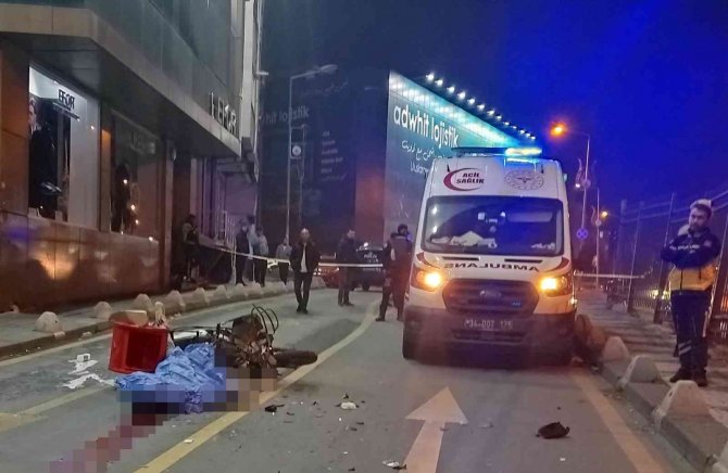 Motosiklet İle Otomobil Kafa Kafaya Çarpıştı: 1 Ölü