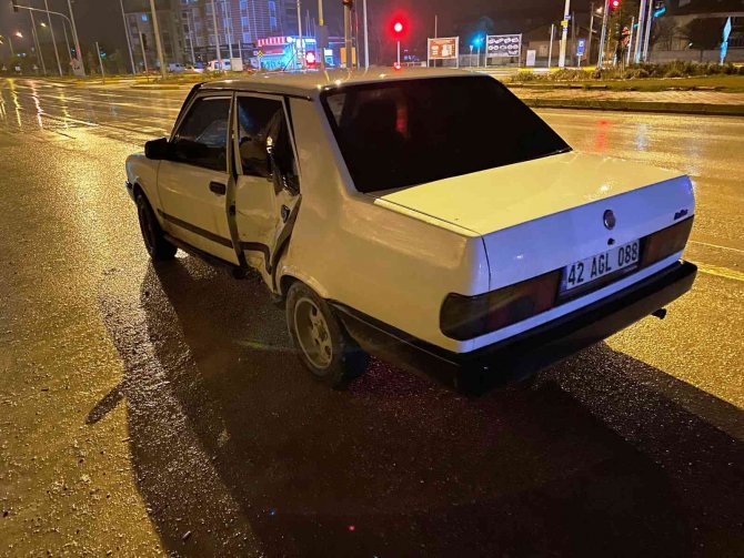 Otomobil İle Pikap Çarpıştı: 1 Yaralı