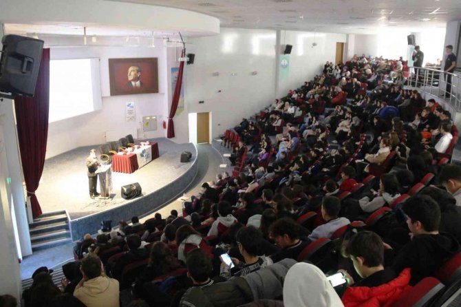 Aysel-selahattin Erkasap Sosyal Bilimler Lisesi’nde Panel