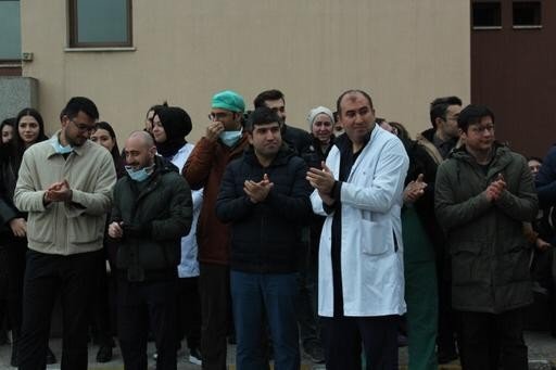 Maaşları Ödenmeyen Ufuk Üniversitesi Hastanesi Çalışanları Eylem Yaptı