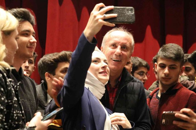 Muharrem İ̇nce 6’lı Masayı Eleştirdi: “Cumhurbaşkanı Olacak Kişi Çıkar Ben Adayım Der”