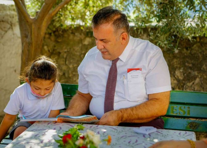 Mersin’de Kütüphanesiz Okul Kalmadı