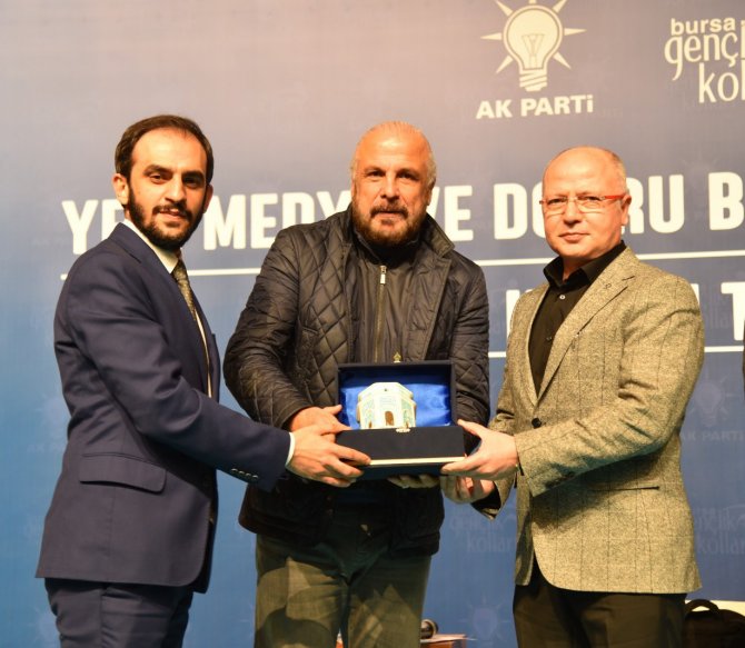 Ak Gençlerden Alanında Uzman İsimlerle Bilgi Paylaşımı